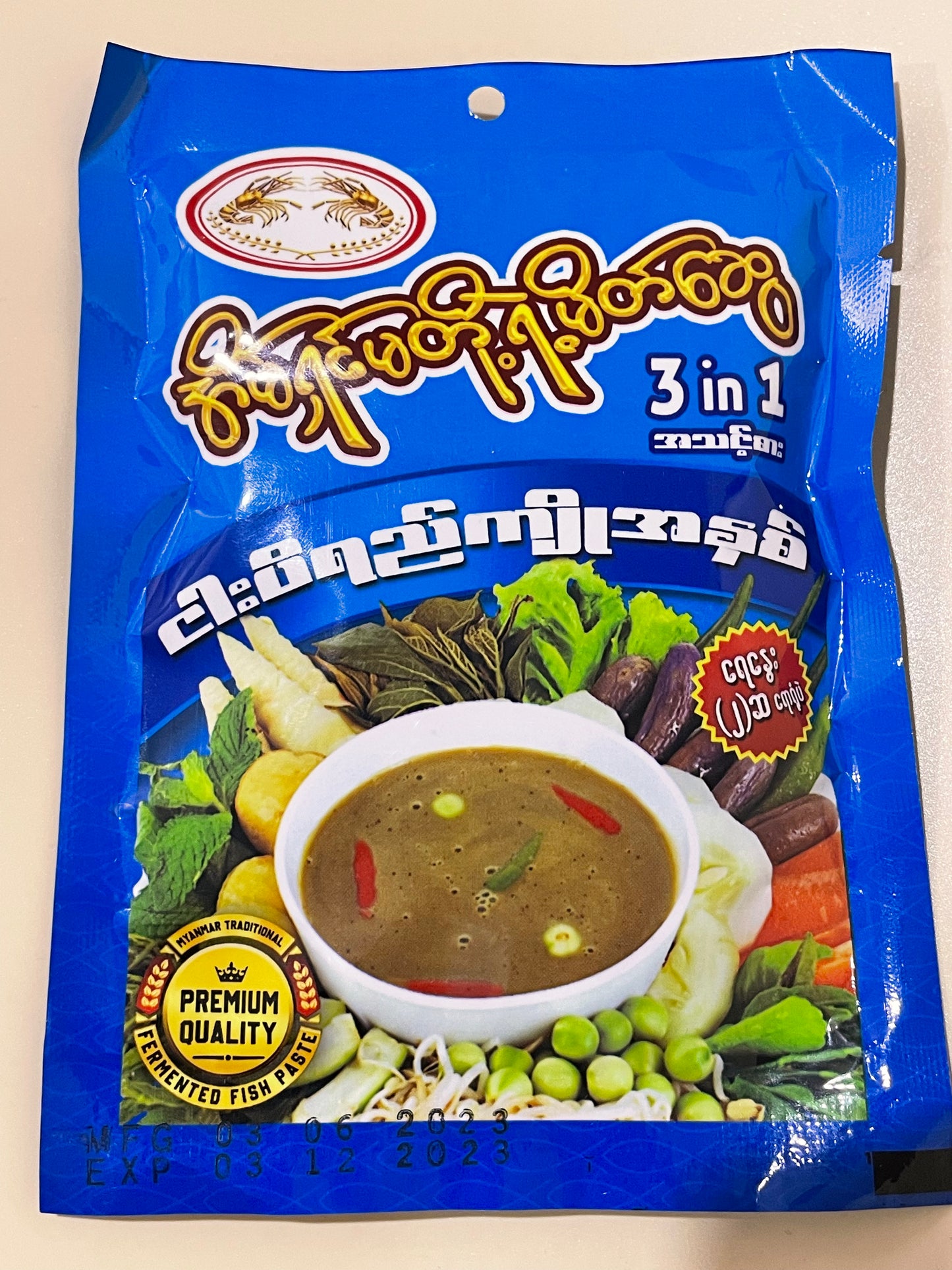 ရွှေပုစွန်ငါးပိရည်ကျိုအနှစ်3in1 -40g