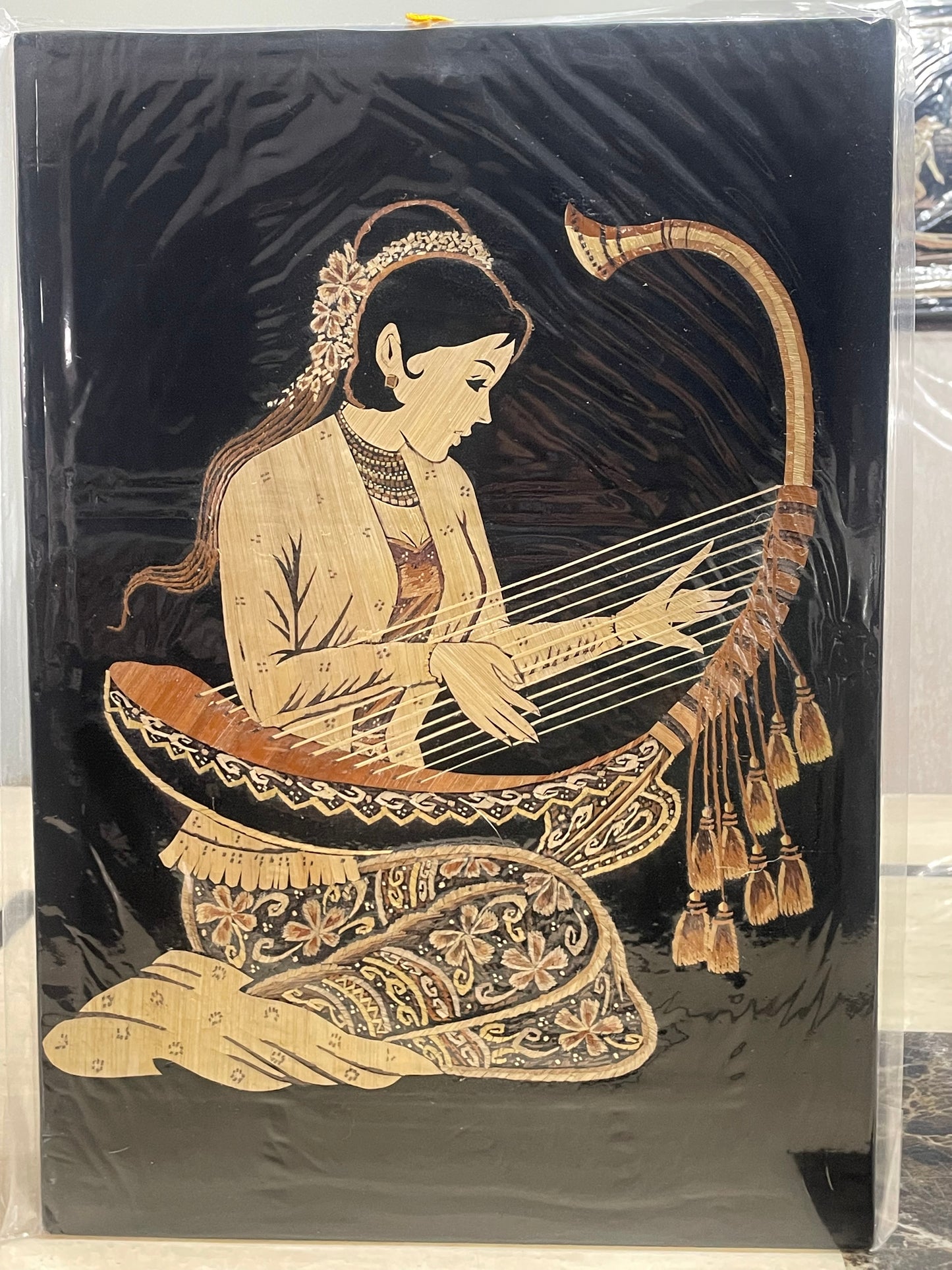 မြန်မာ့ရိုးရာကောက်ရိုးပန်းချီ (ငုံ့စောင်း)11”x 15”