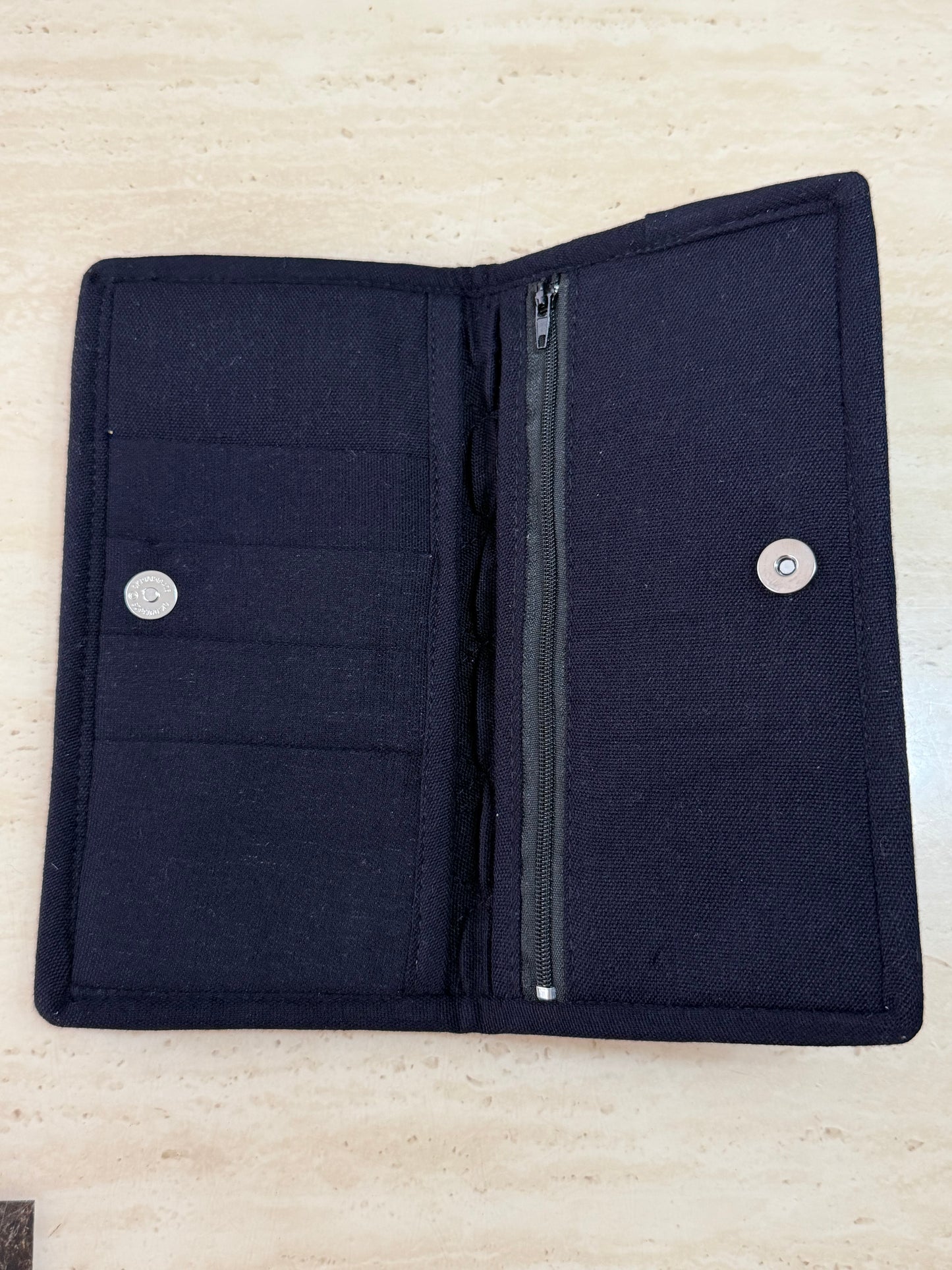 ရွှေခြည်ထိုး လက်ကိုင်ခေါက်အိတ်ရှည်(Wallet) W06