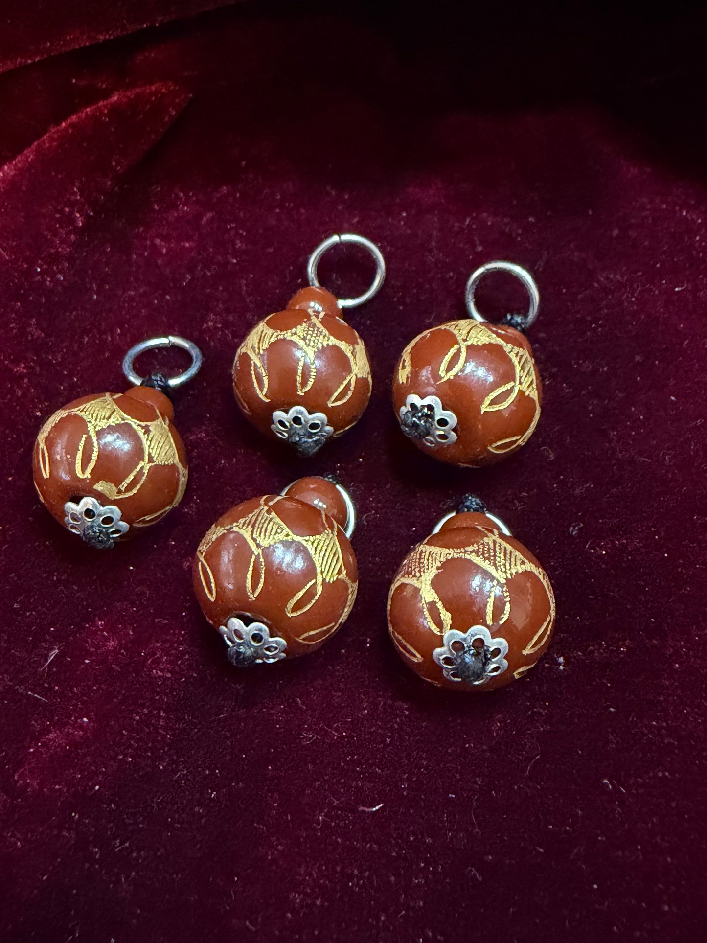 ယွန်း ကြယ်သီး (04)