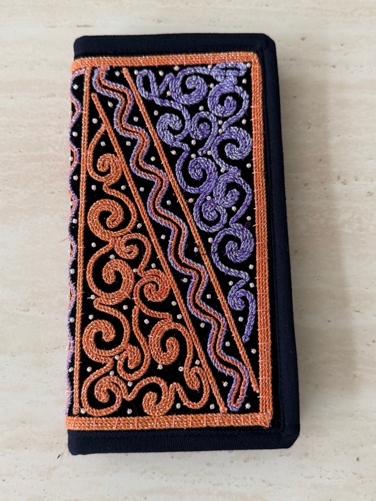 ရွှေခြည်ထိုး လက်ကိုင်ခေါက်အိတ်ရှည်(Wallet) W04