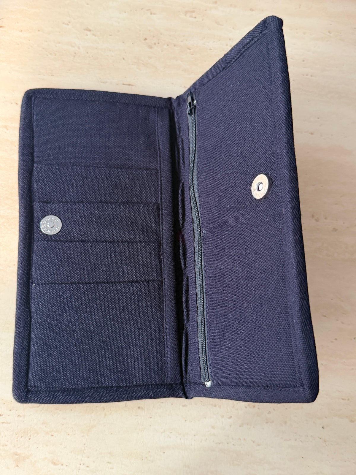 ရွှေခြည်ထိုး လက်ကိုင်ခေါက်အိတ်ရှည်(Wallet) W14
