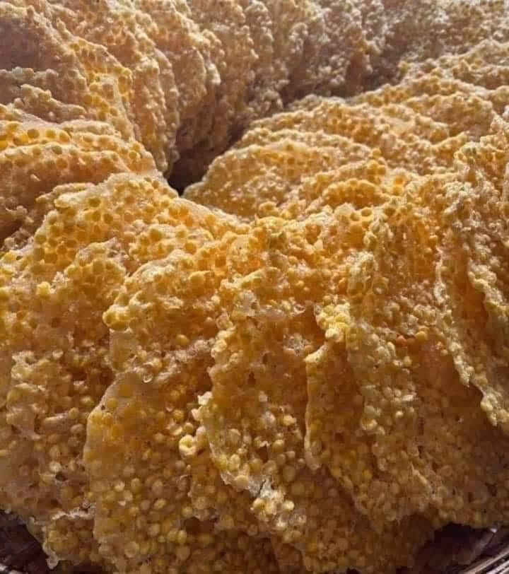 ဥသာ ပဲကပ်ကြော် 450g (အနည်းငယ်ကြေပါတယ်)